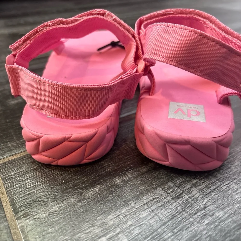 Dolce Vita Vibrant Pink Sandals‎